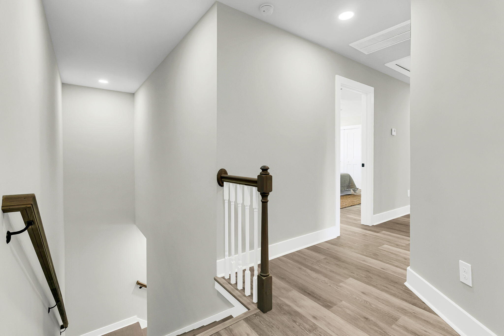 5889 North Rhett Avenue Hanahan, SC 29410 - Photo 22 of 31 Come Upstairs!