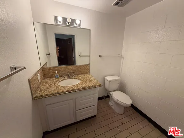 $8,699 | 843 4th Street, Unit 207, Santa Monica, CA 90403