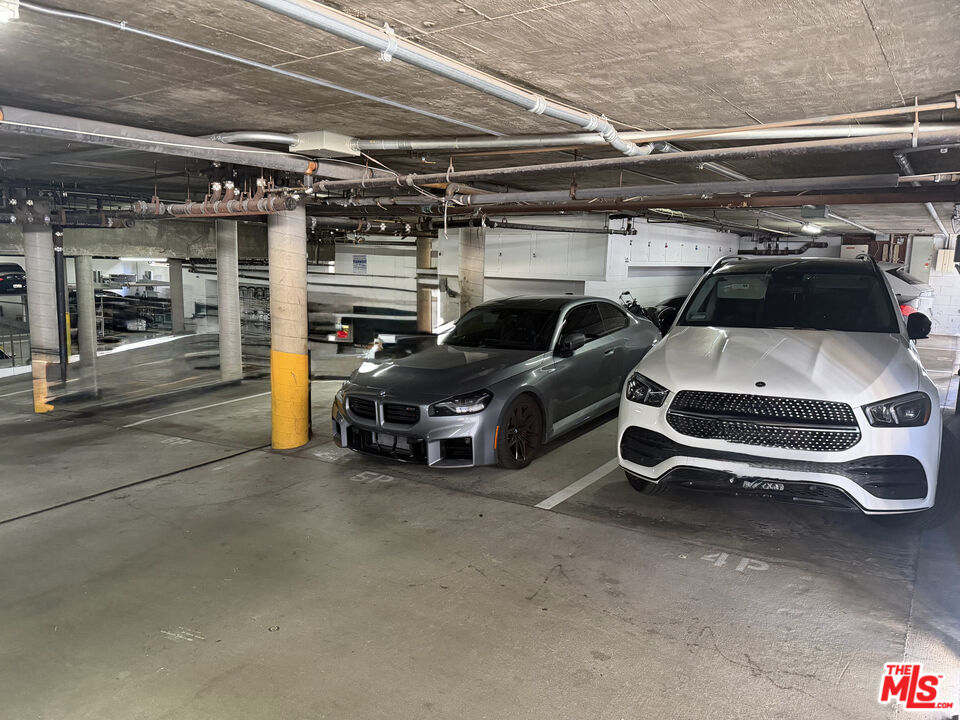 843 4th Street, Unit 207 Santa Monica, CA 90403 - Photo 48 of 49 a view of car parking