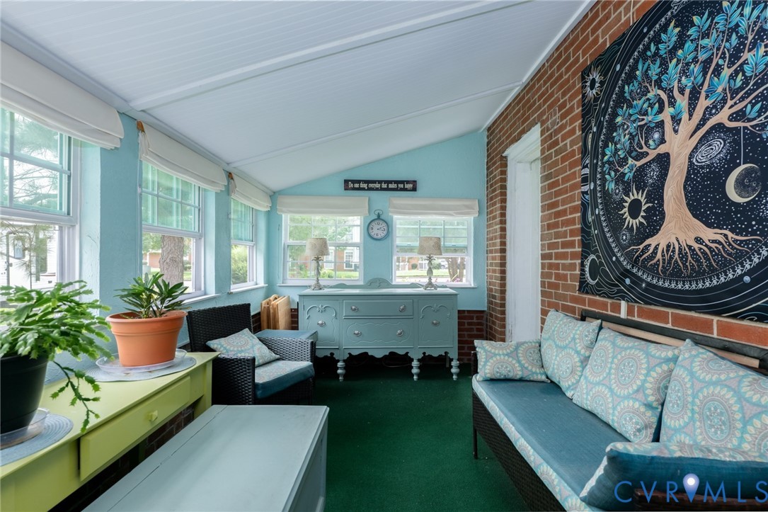 111 Whiteside Road Sandston, VA 23150 - Photo 19 of 45 Enclosed porch featuring a vaulted ceiling with wh