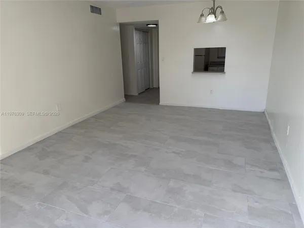 $1,475 | 8100 Sunrise Lakes Boulevard, Unit 108, Sunrise, FL 33322