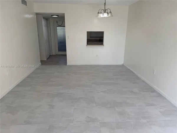 $1,475 | 8100 Sunrise Lakes Boulevard, Unit 108, Sunrise, FL 33322