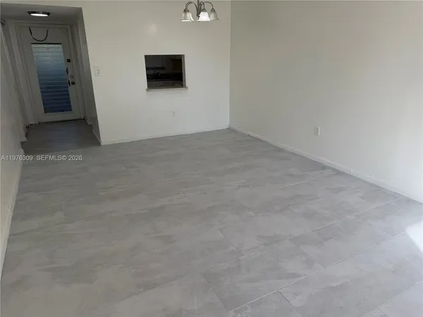 $1,475 | 8100 Sunrise Lakes Boulevard, Unit 108, Sunrise, FL 33322