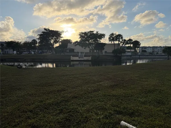 $1,475 | 8100 Sunrise Lakes Boulevard, Unit 108, Sunrise, FL 33322