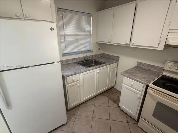 $1,475 | 8100 Sunrise Lakes Boulevard, Unit 108, Sunrise, FL 33322