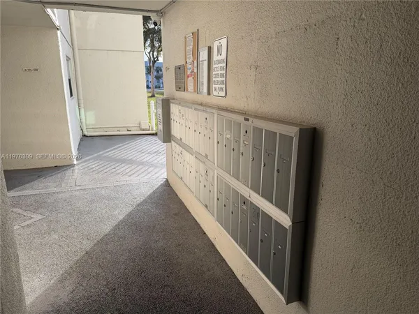 $1,475 | 8100 Sunrise Lakes Boulevard, Unit 108, Sunrise, FL 33322