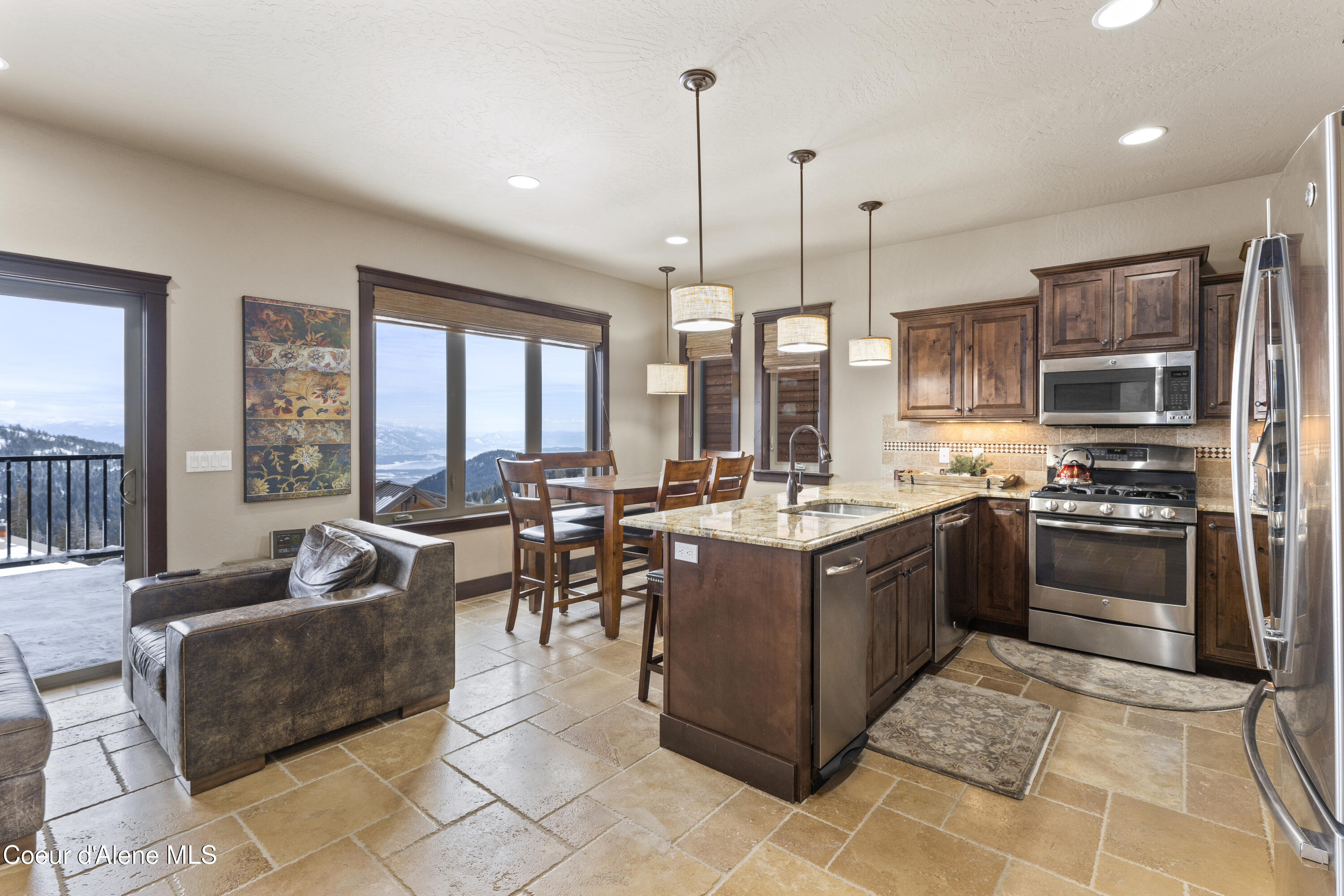 135 Chutes Lane Sandpoint, ID 83864 - Photo 6 of 53 SOM06645