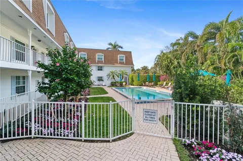 $994,000 | 1222 Gordon Drive, Unit 2, Naples, FL 34102