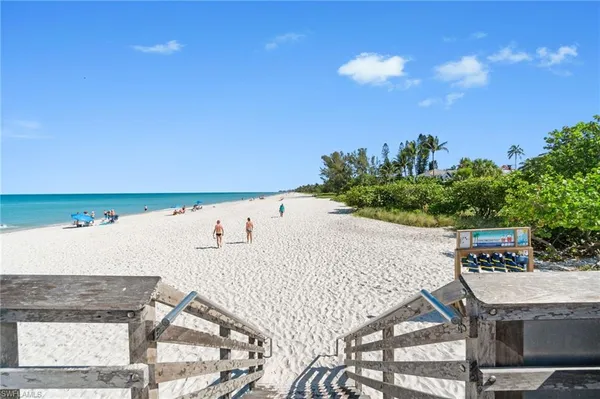 $994,000 | 1222 Gordon Drive, Unit 2, Naples, FL 34102