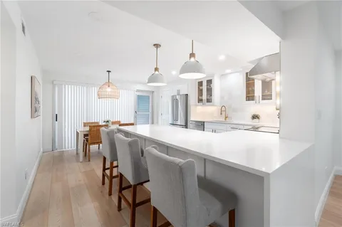 $994,000 | 1222 Gordon Drive, Unit 2, Naples, FL 34102