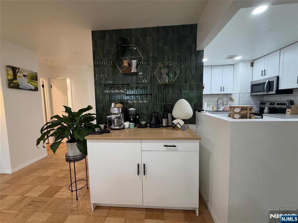 1111 River Road, Unit F 1 Edgewater, NJ 07020 - Photo 11 of 19