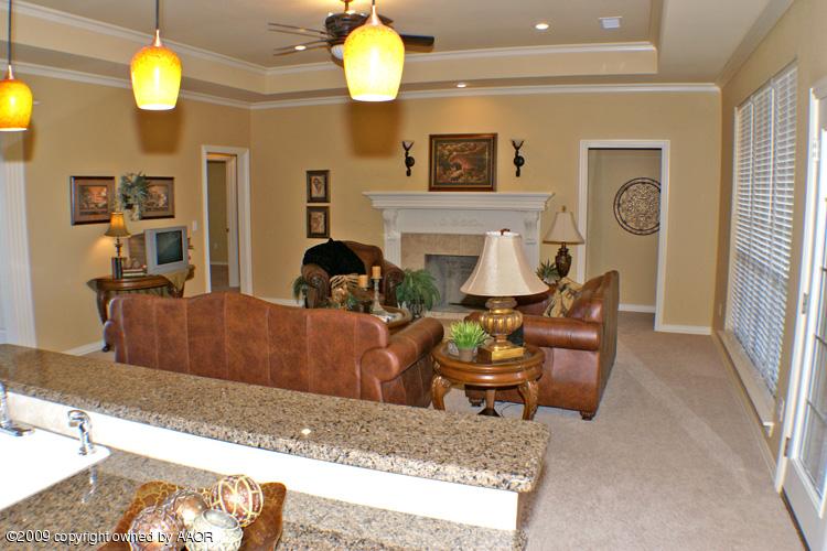 19251 Saddleback Road Amarillo, TX 79119 - Photo 3 of 11 Living Room