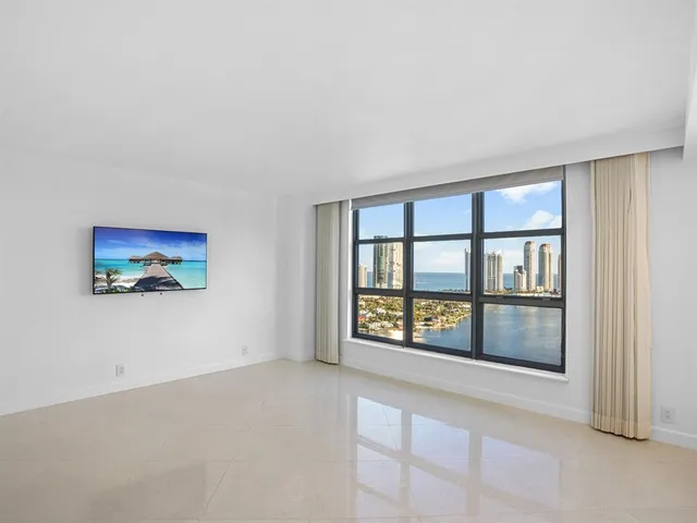 $4,250 | 3530 Mystic Pointe Drive, Unit 3310, Aventura, FL 33180