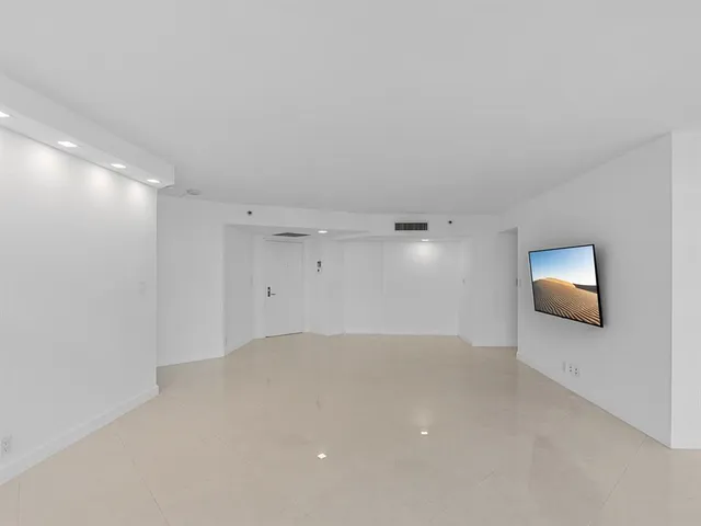 $4,250 | 3530 Mystic Pointe Drive, Unit 3310, Aventura, FL 33180