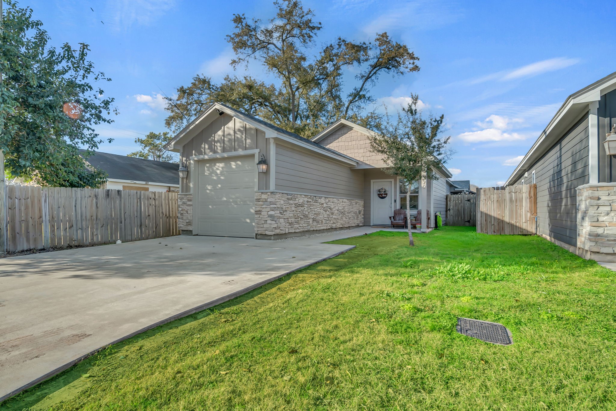320 West Live Oak Street Angleton, TX 77515 - Photo 1 of 21