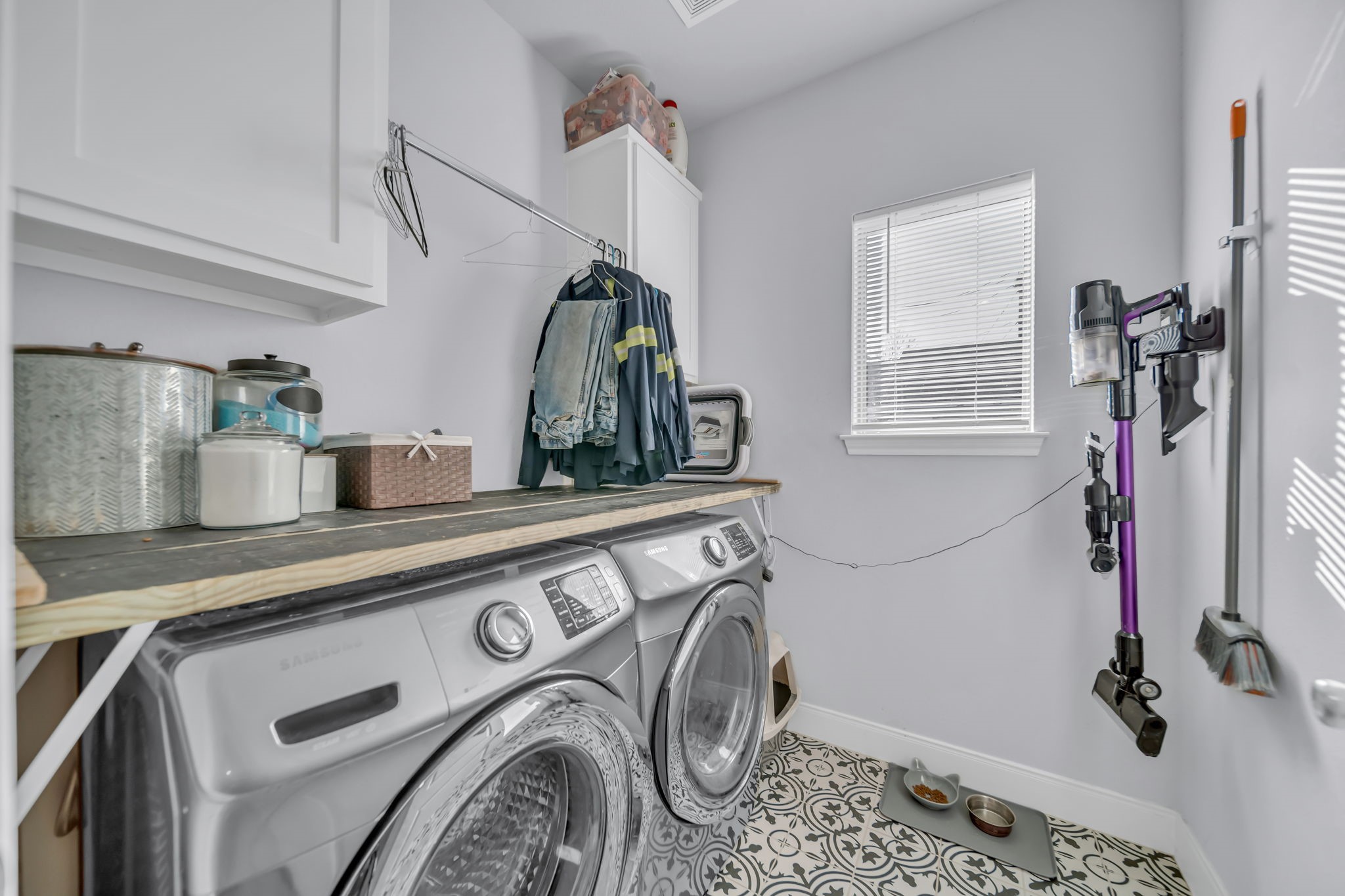 320 West Live Oak Street Angleton, TX 77515 - Photo 11 of 21