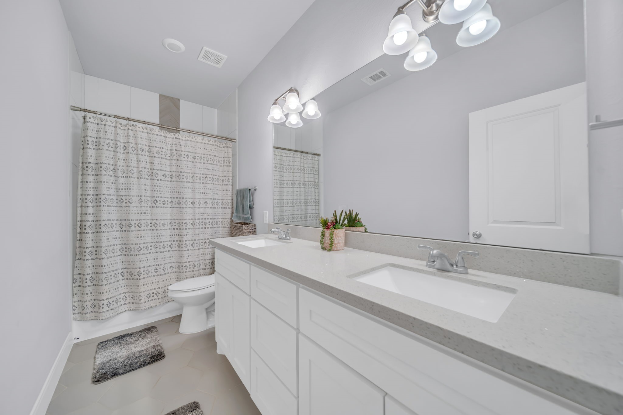 320 West Live Oak Street Angleton, TX 77515 - Photo 13 of 21