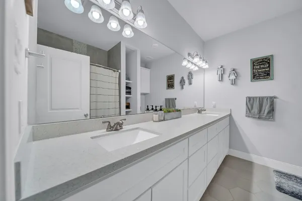 a view of a back yard of the house