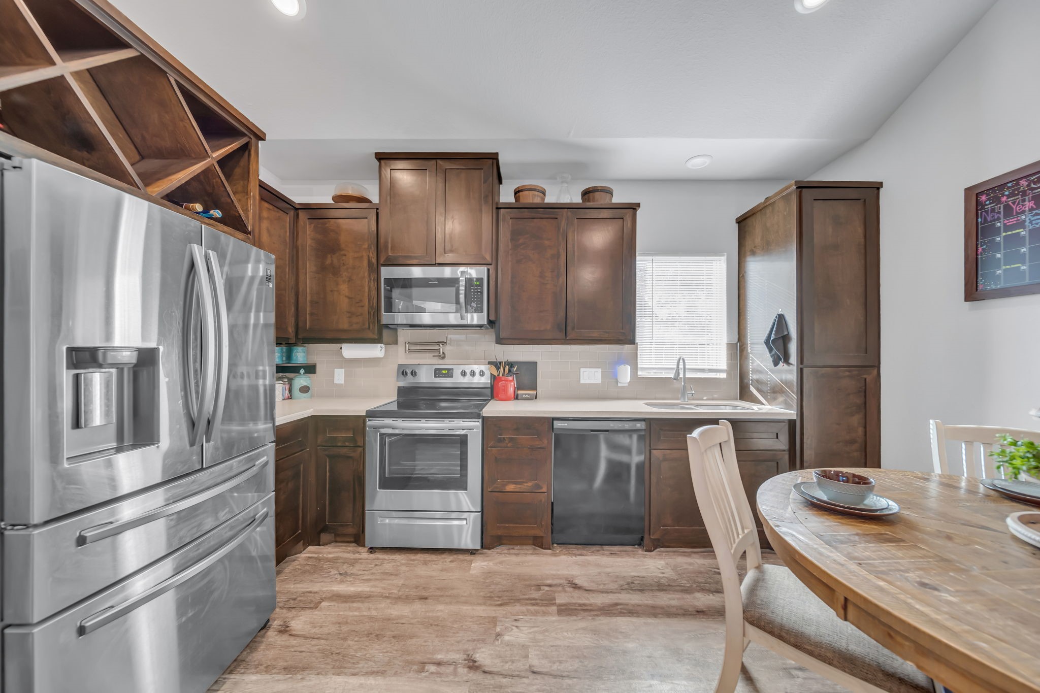 320 West Live Oak Street Angleton, TX 77515 - Photo 9 of 21