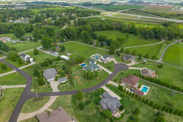 $649,900 | 310 Juliet Drive, Hopkinsville, KY 42240