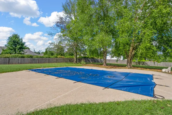 $649,900 | 310 Juliet Drive, Hopkinsville, KY 42240