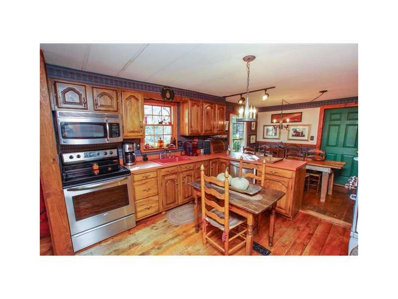 574 Pittsburgh Road Uniontown, PA 15401 - Photo 8 of 17 Kitchen.