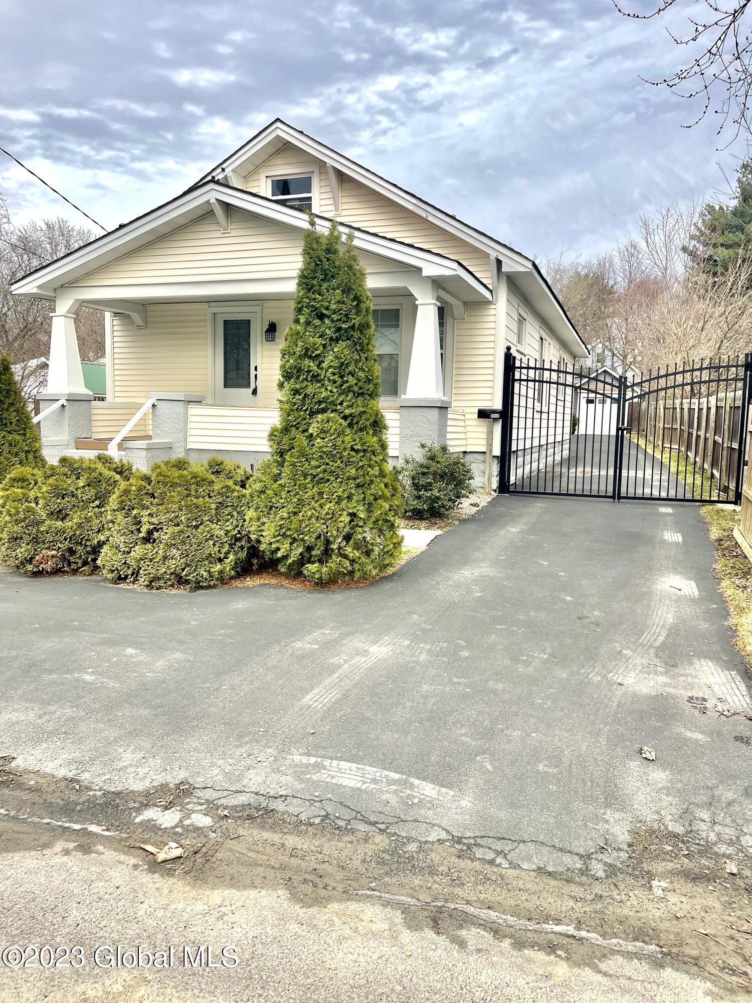 2410 Avenue A Schenectady, NY 12308 - Photo 1 of 18 IMG_3880