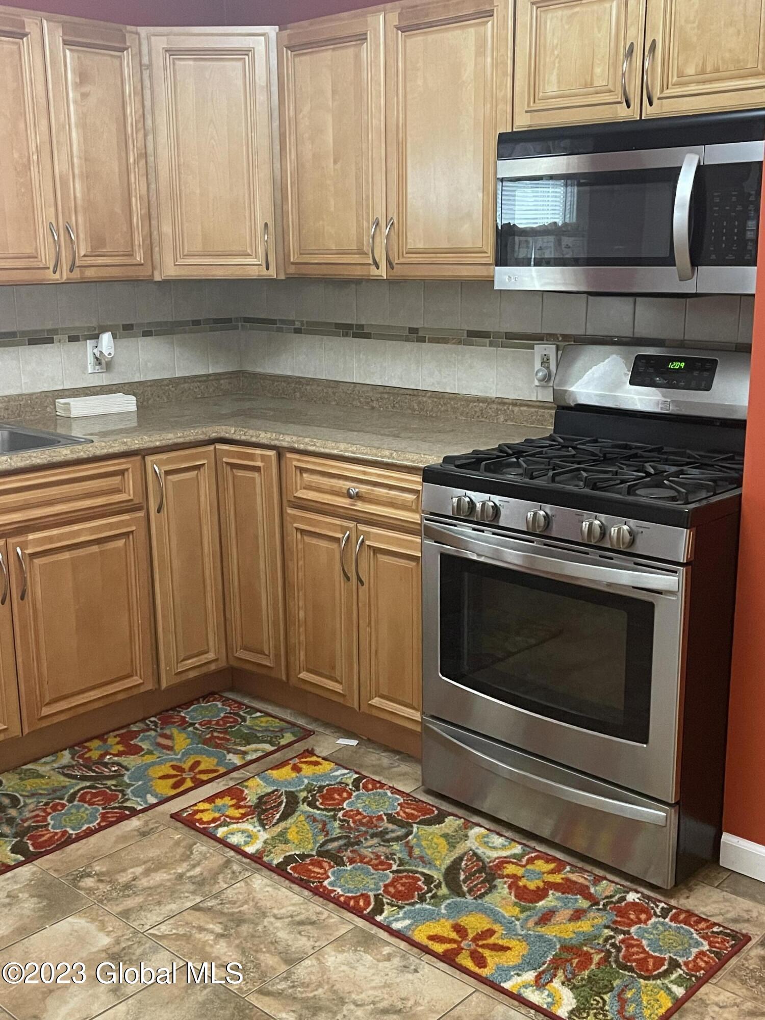 2410 Avenue A Schenectady, NY 12308 - Photo 14 of 18 IMG_3907