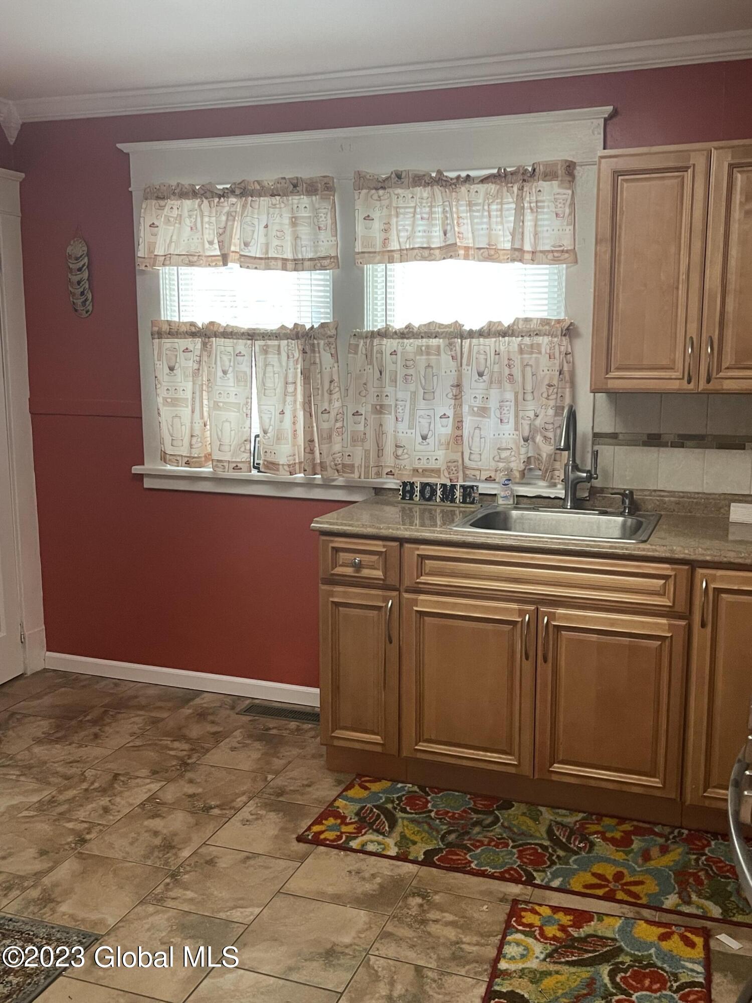 2410 Avenue A Schenectady, NY 12308 - Photo 15 of 18 IMG_3891