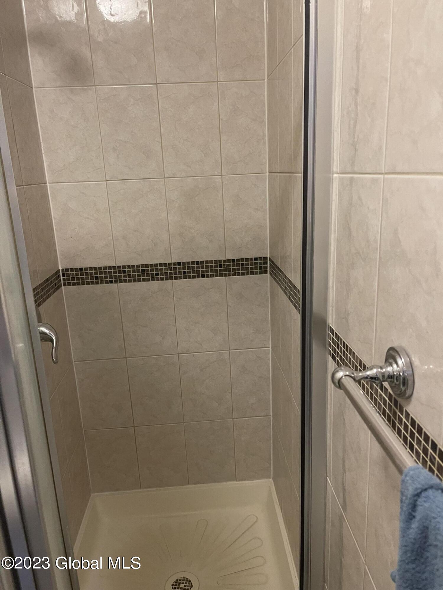 2410 Avenue A Schenectady, NY 12308 - Photo 17 of 18 IMG_3893