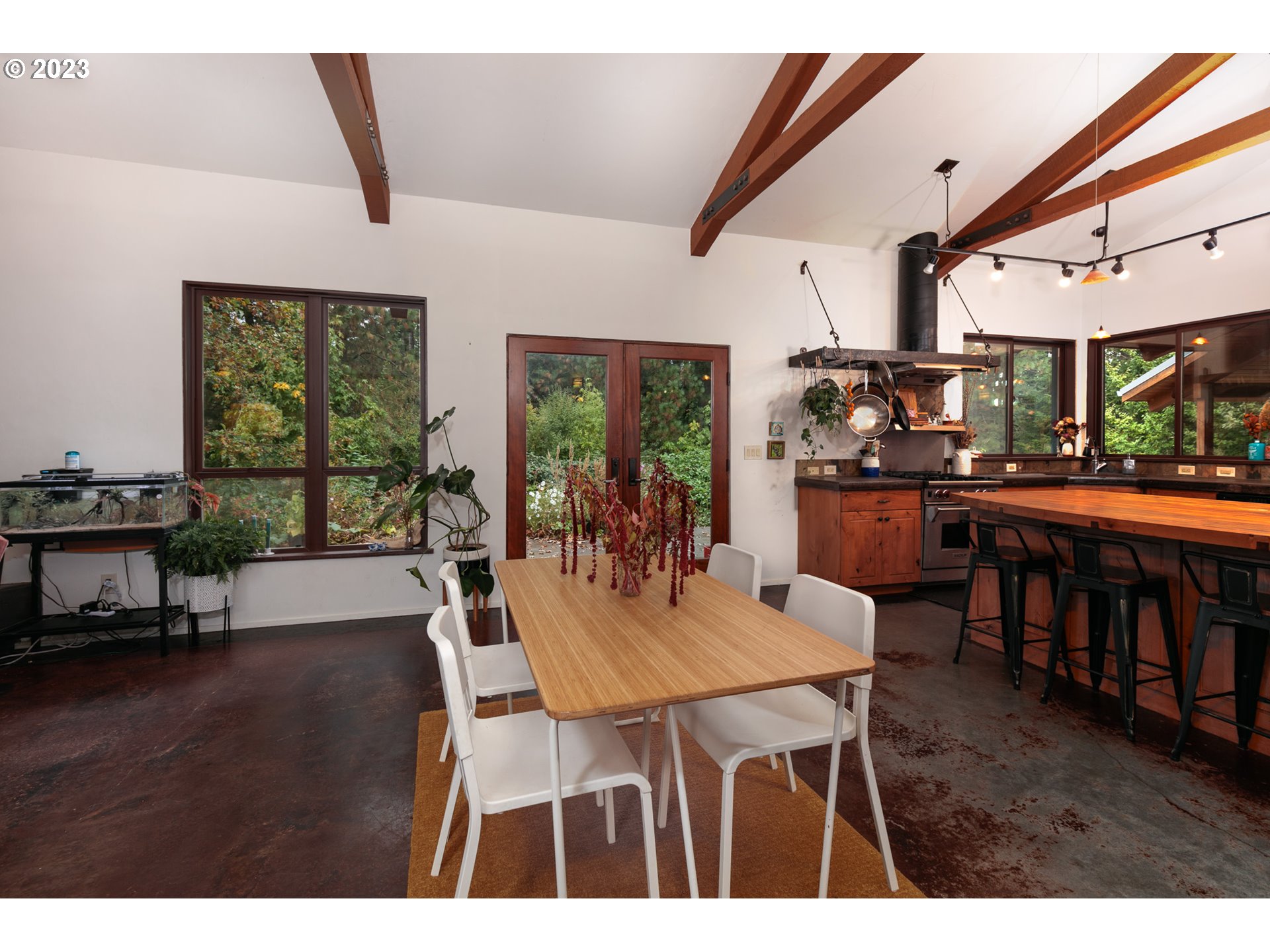 4460 Riverside Drive Hood River, OR 97031 - Photo 16 of 35 Gallery Image 16