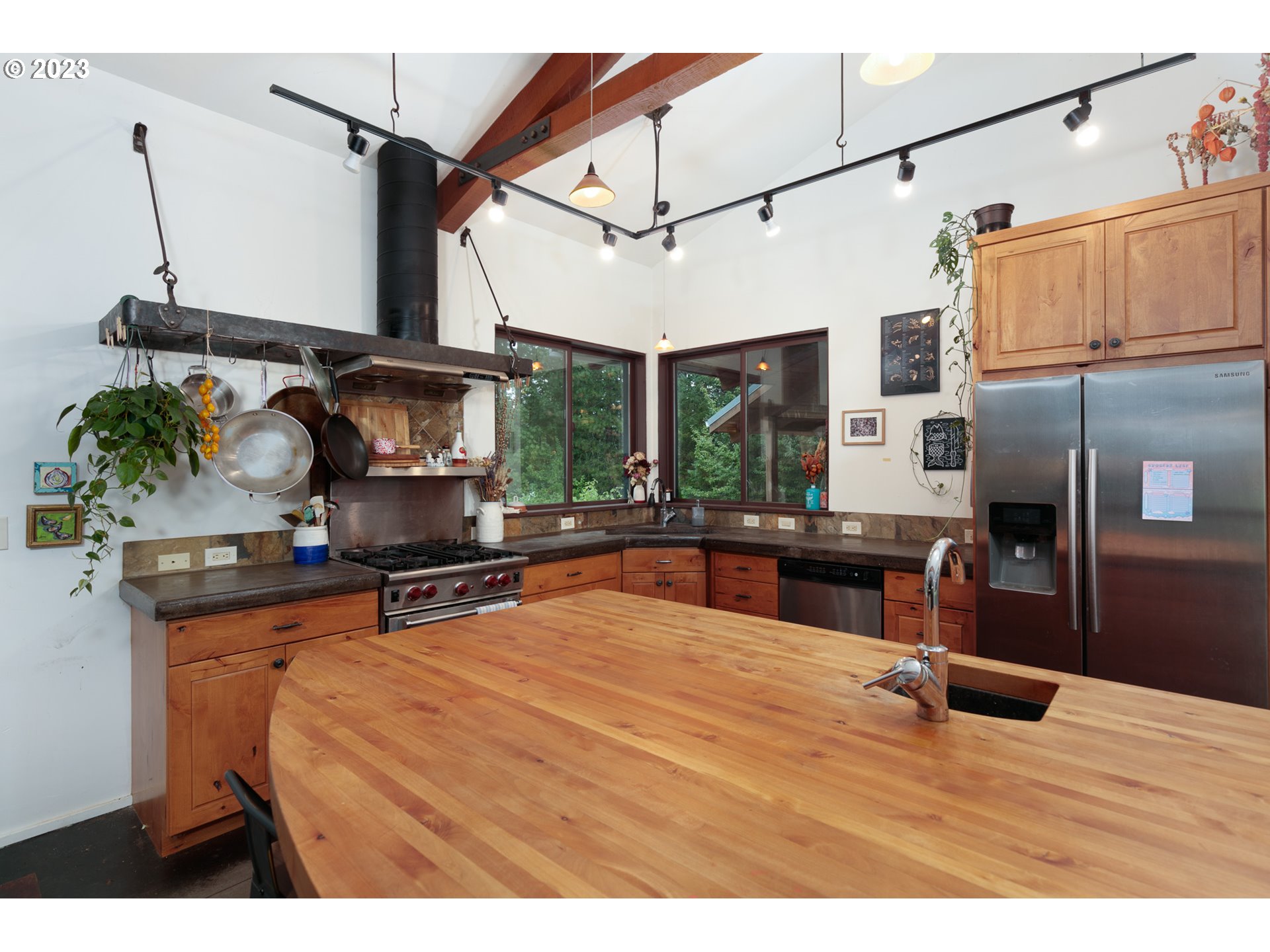 4460 Riverside Drive Hood River, OR 97031 - Photo 17 of 35 Gallery Image 17