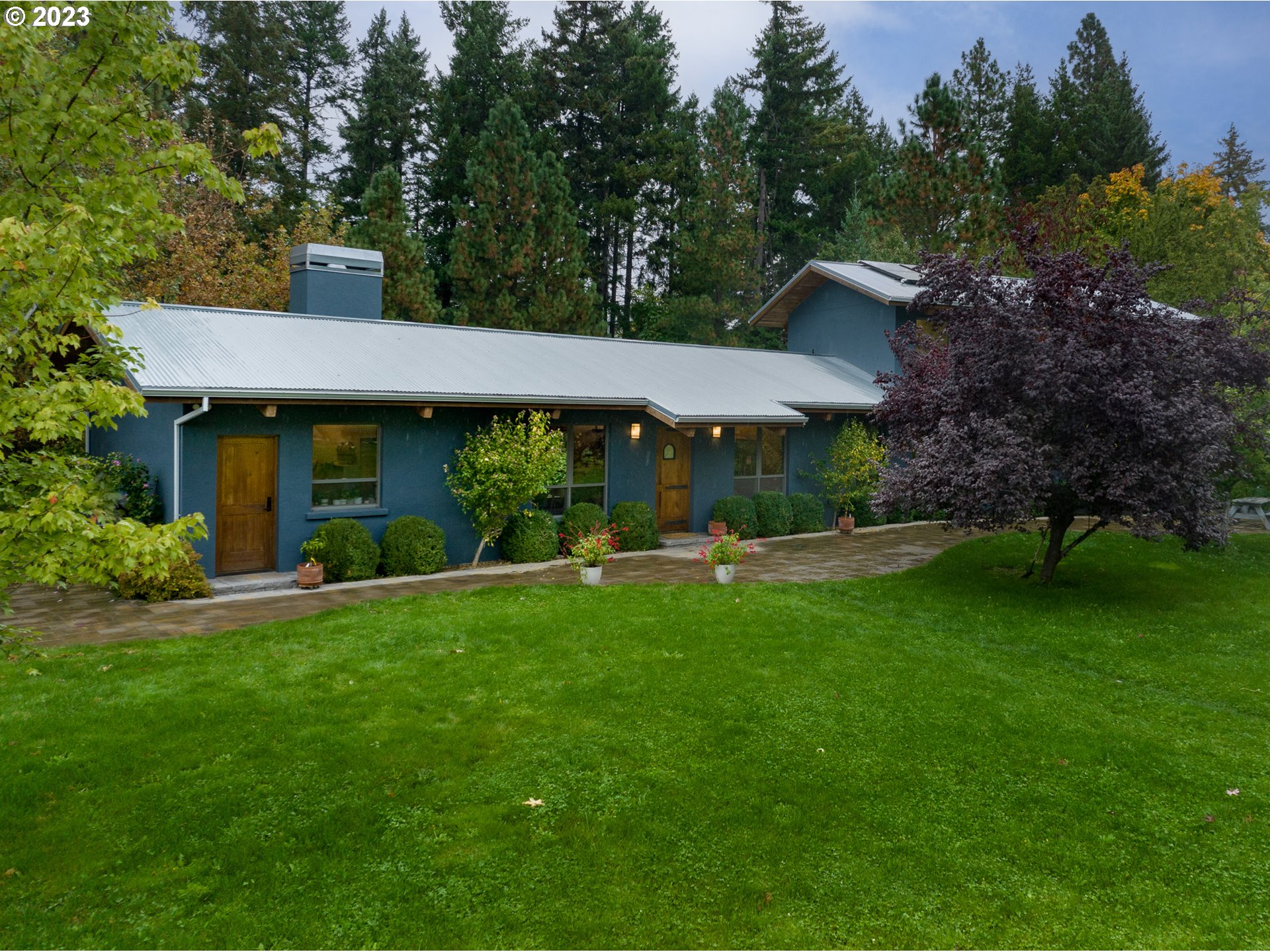 4460 Riverside Drive Hood River, OR 97031 - Photo 3 of 35 Gallery Image 3