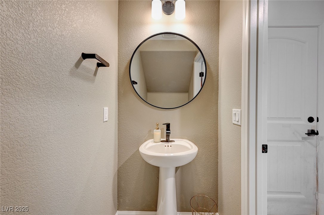 8035 Skye Foxx Street Las Vegas, NV 89166 - Photo 17 of 38