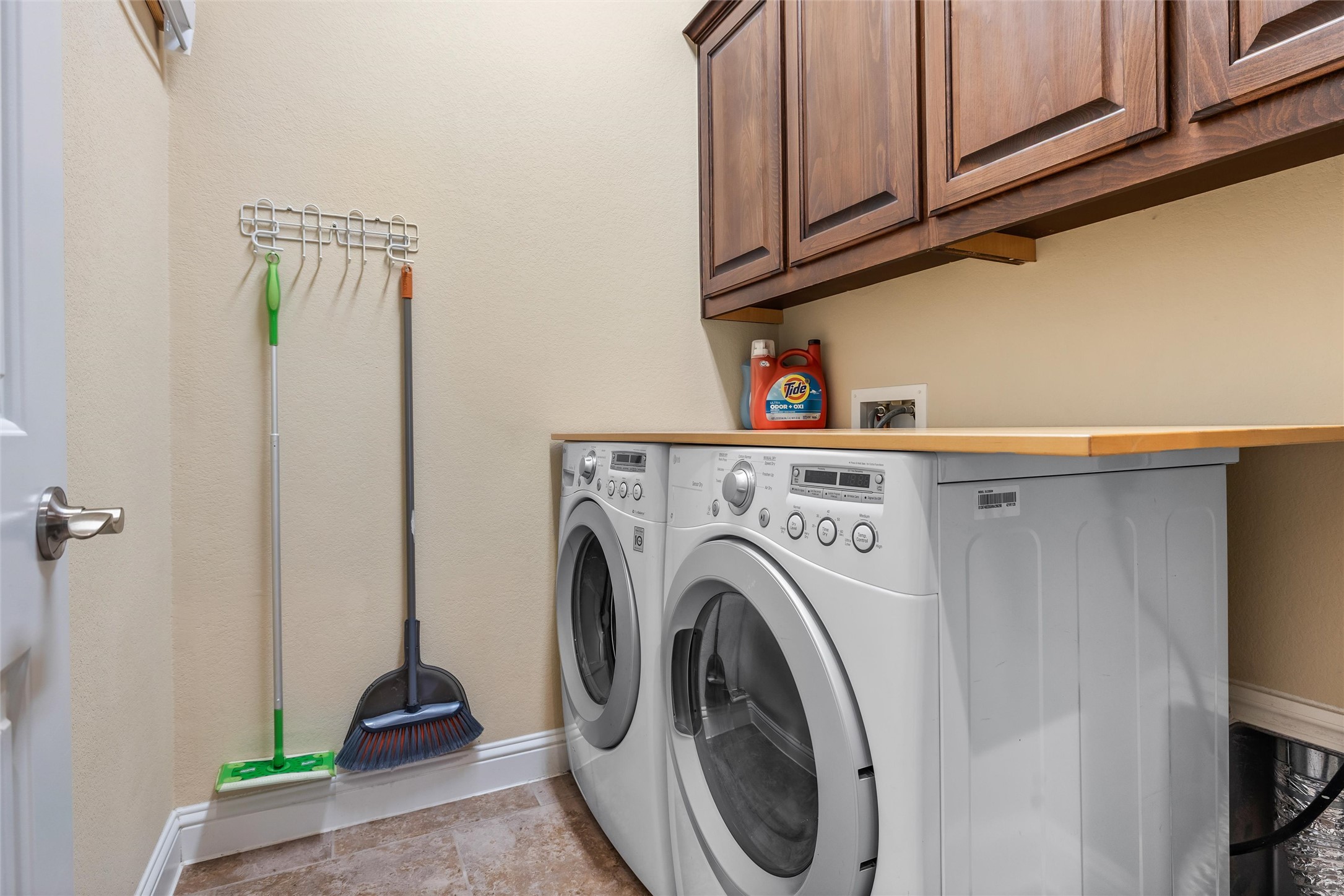 151 Swallowtail Drive Austin, TX 78737 - Photo 29 of 40 a utility room with dryer and washer