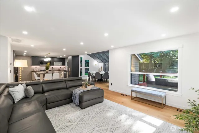 $1,350,000 | 28030 185th Place Southeast, Kent, WA 98042