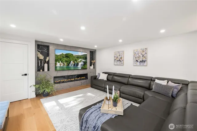 $1,350,000 | 28030 185th Place Southeast, Kent, WA 98042