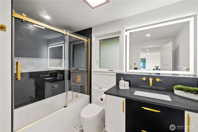 $1,350,000 | 28030 185th Place Southeast, Kent, WA 98042