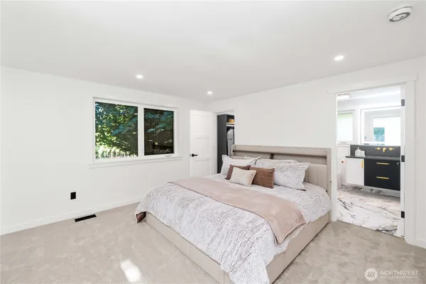 $1,299,999 | 28030 185th Place Southeast, Kent, WA 98042