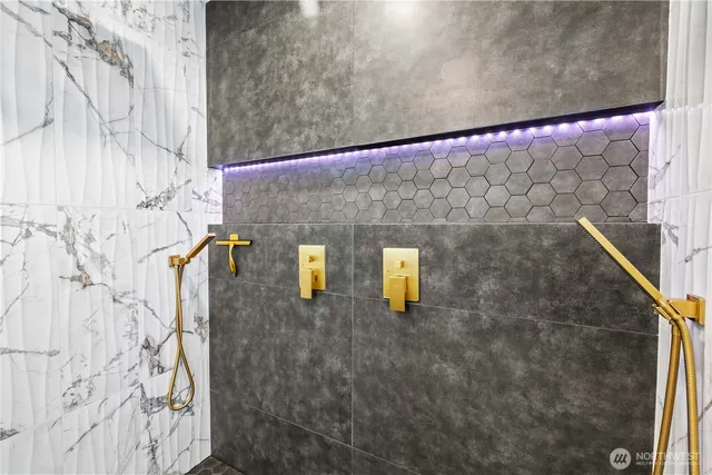 $1,350,000 | 28030 185th Place Southeast, Kent, WA 98042