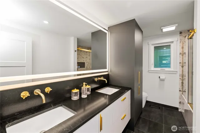 $1,350,000 | 28030 185th Place Southeast, Kent, WA 98042