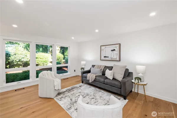 $1,299,999 | 28030 185th Place Southeast, Kent, WA 98042