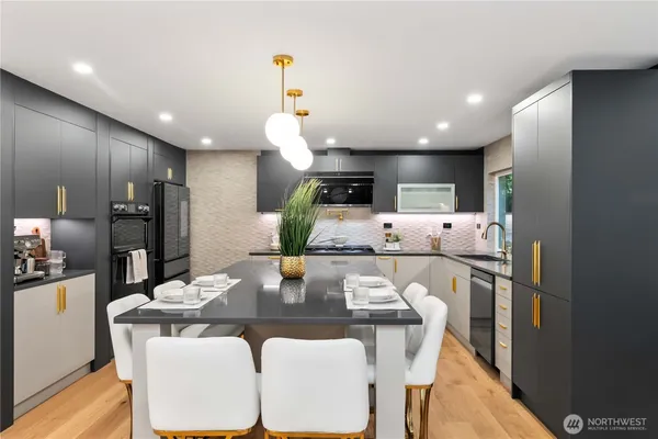 $1,299,999 | 28030 185th Place Southeast, Kent, WA 98042