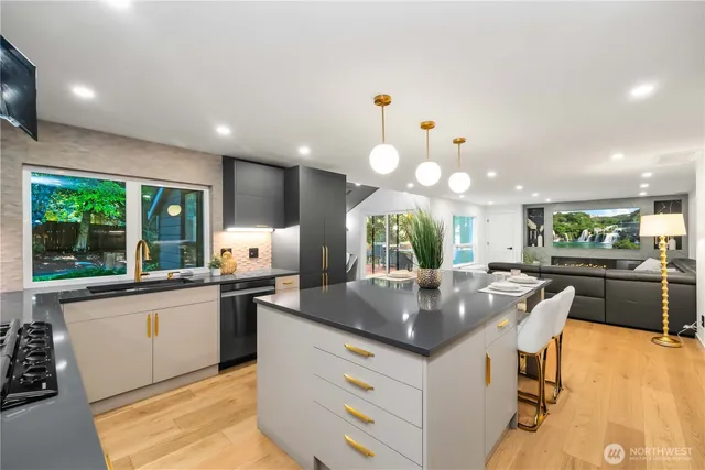 $1,350,000 | 28030 185th Place Southeast, Kent, WA 98042