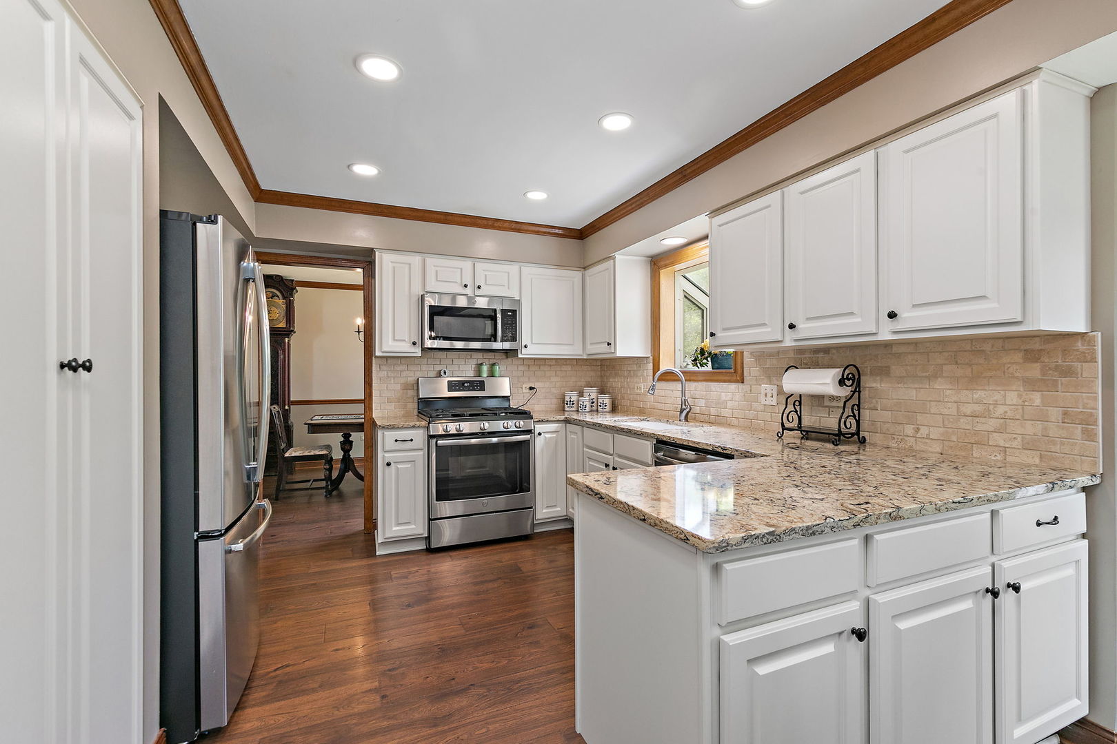 500 Essex Road Fox River Grove, IL 60021 - Photo 8 of 31