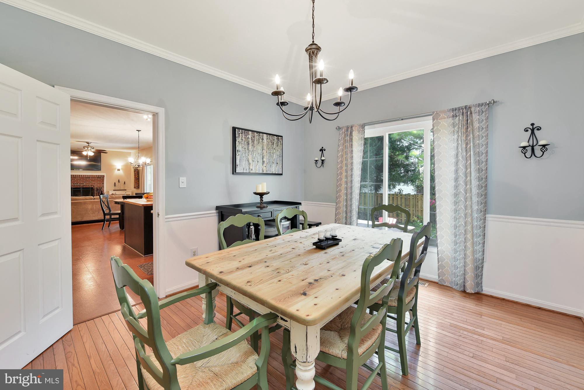 19954 Spurrier Avenue Poolesville, MD 20837 - Photo 21 of 54 Sunny dining room with chair molding