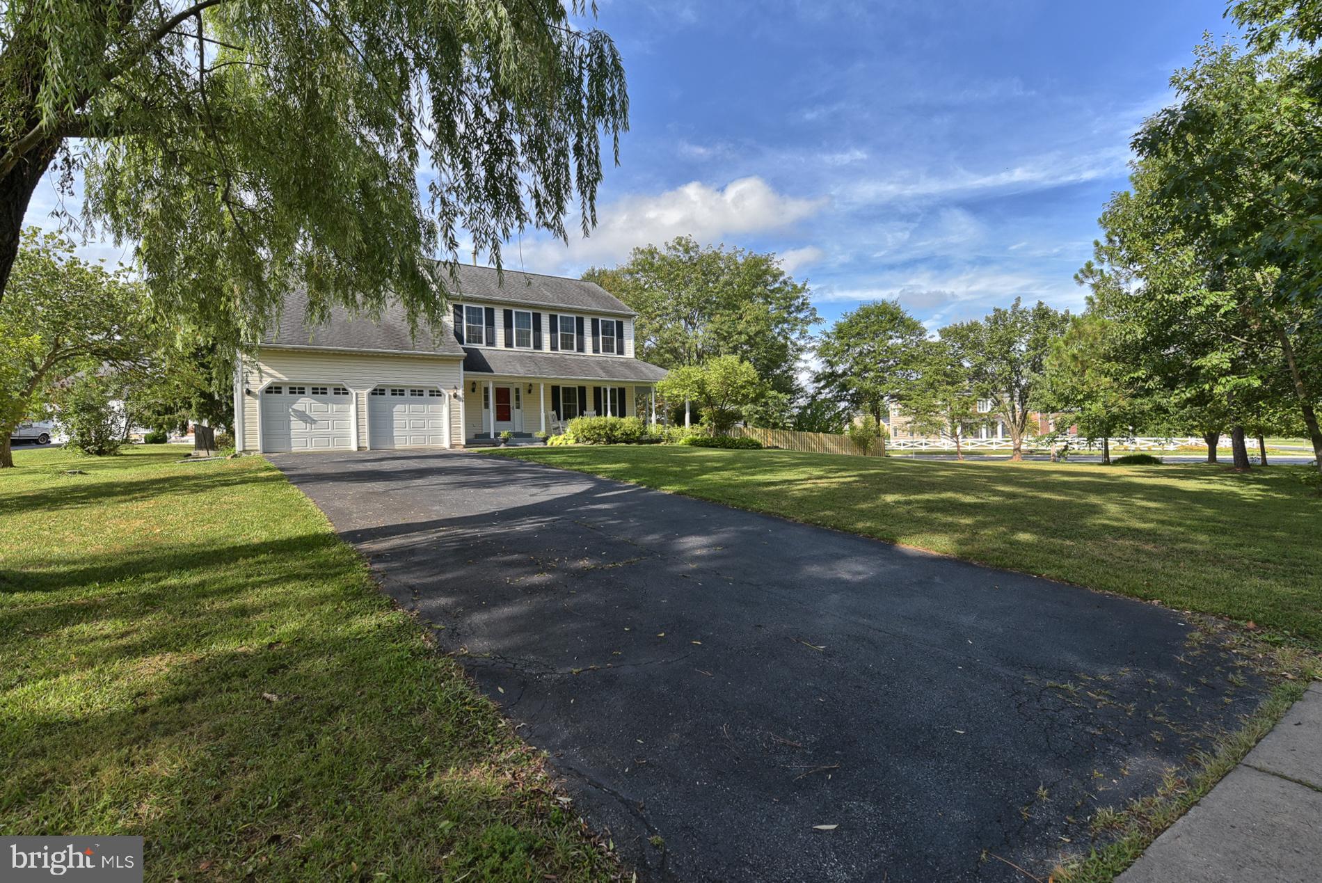 19954 Spurrier Avenue Poolesville, MD 20837 - Photo 4 of 54 Beautiful yard and setting