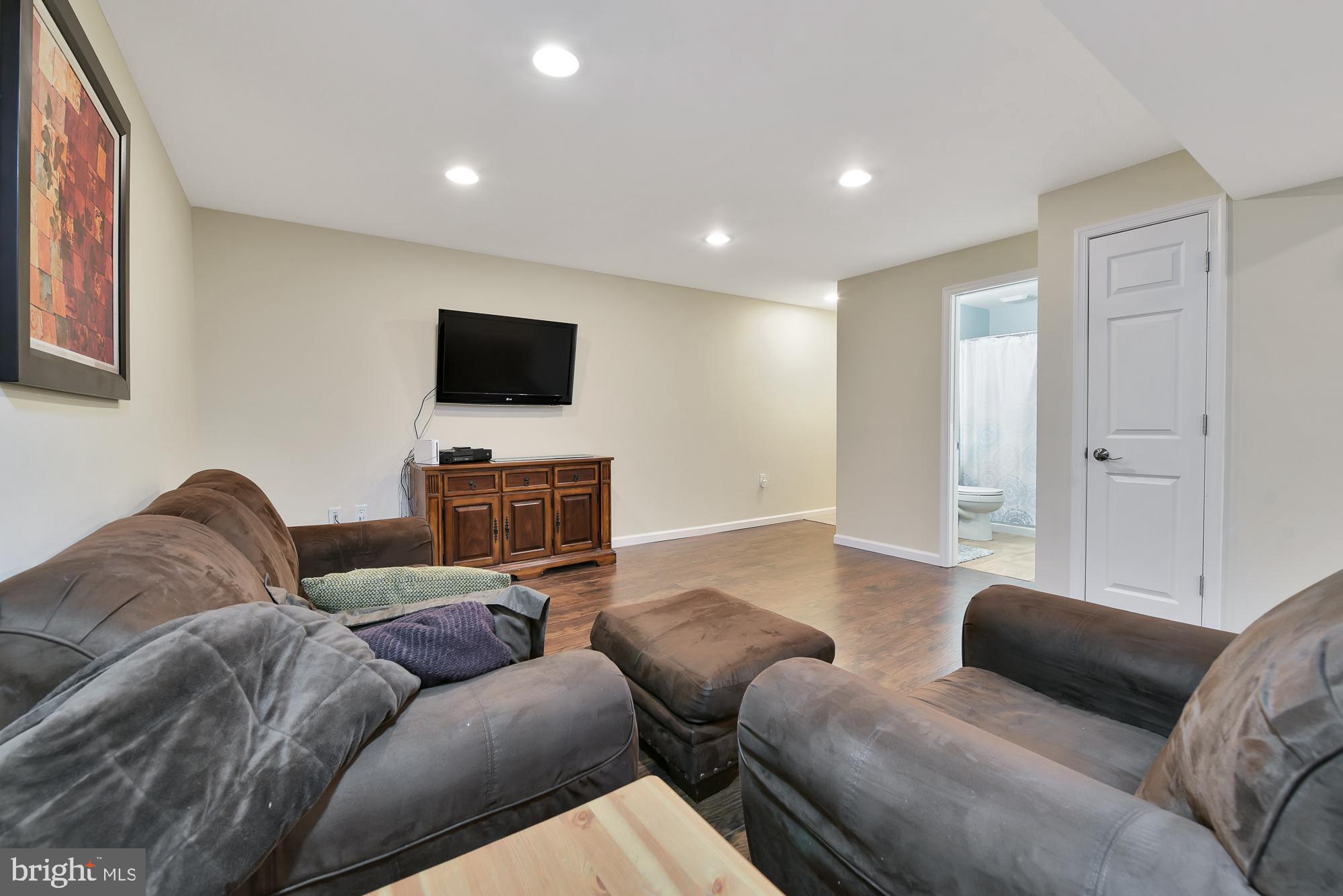 19954 Spurrier Avenue Poolesville, MD 20837 - Photo 44 of 54 Full bath right off of main room