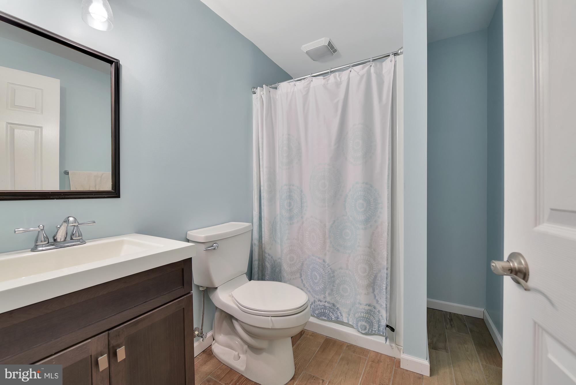 19954 Spurrier Avenue Poolesville, MD 20837 - Photo 45 of 54 3rd full bath in house!
