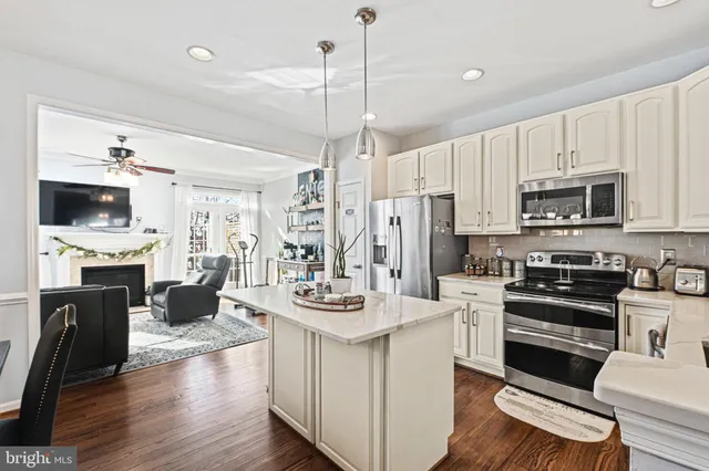 $3,300 | 41881 Precious Square, Aldie, VA 20105